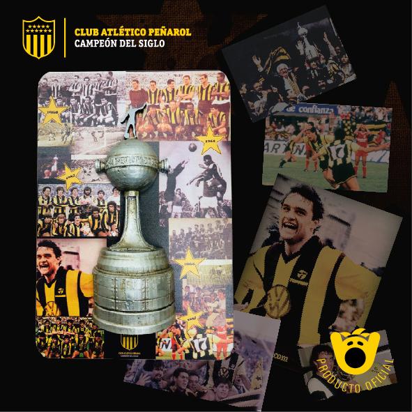 Placa con réplica de la Copa Libertadores. Impresa con imagenes de las consagraciones del Club Atlético Peñarol. Producto Oficial.